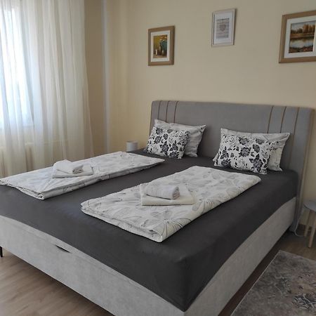 Ema Apartmani Vinkovci Exterior foto