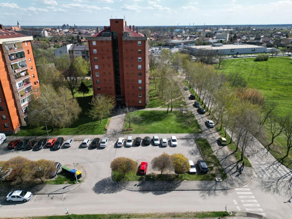 Ema Apartmani Vinkovci Exterior foto